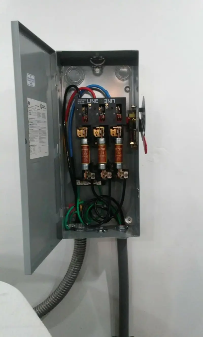 Three-phase disconnect switch installed for Electrical Wiring & Rewiring in Richland